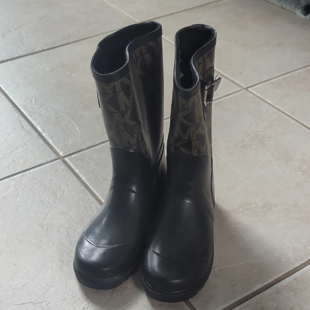 Michael Kors chic rain